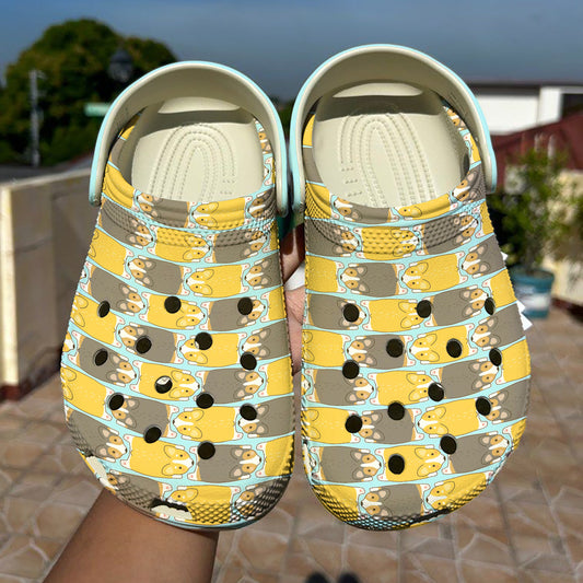 Cee™ Clogs Chasing Corgi