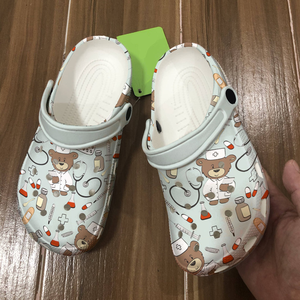 Cee™ Clogs Taking Care