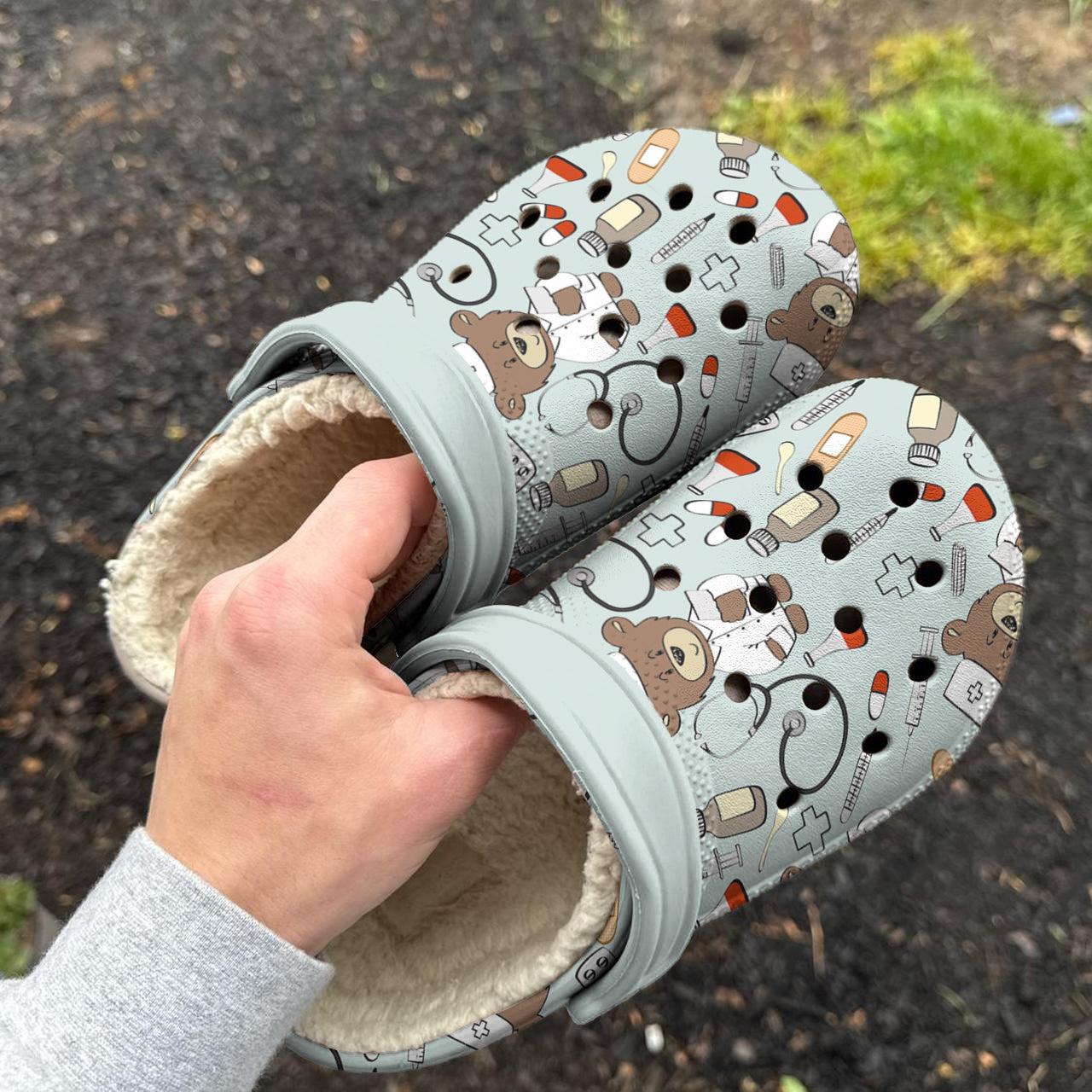Cee™ Clogs Taking Care