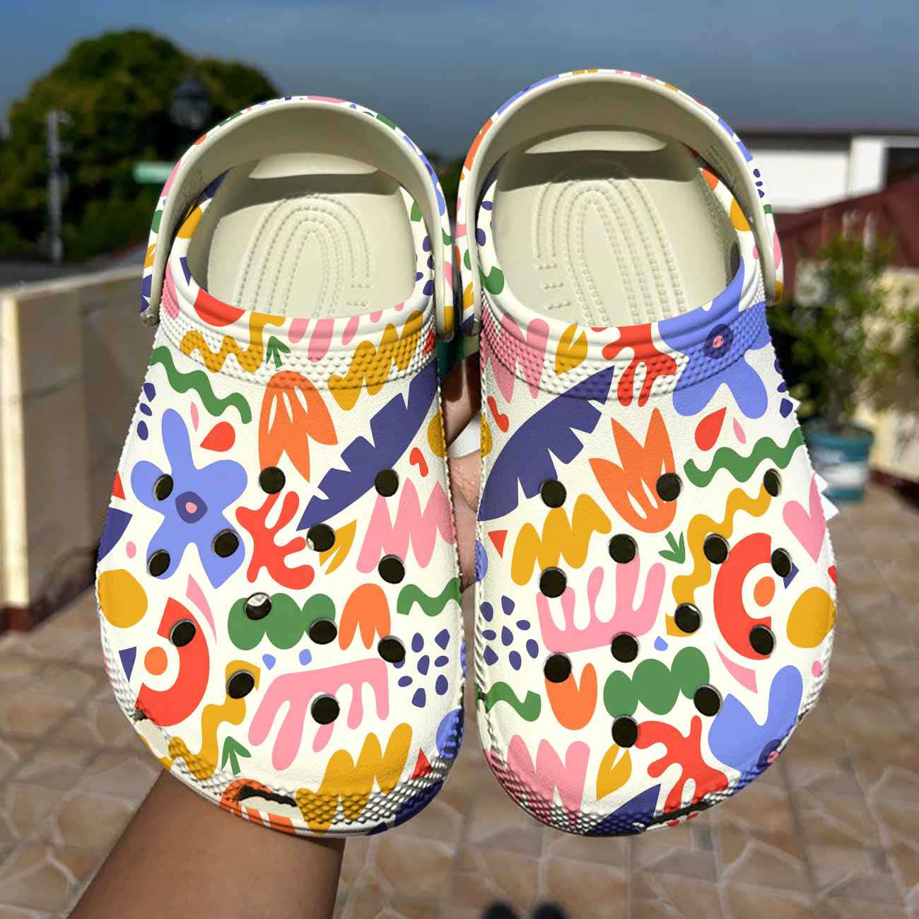 Cee™ Clogs Art Walks