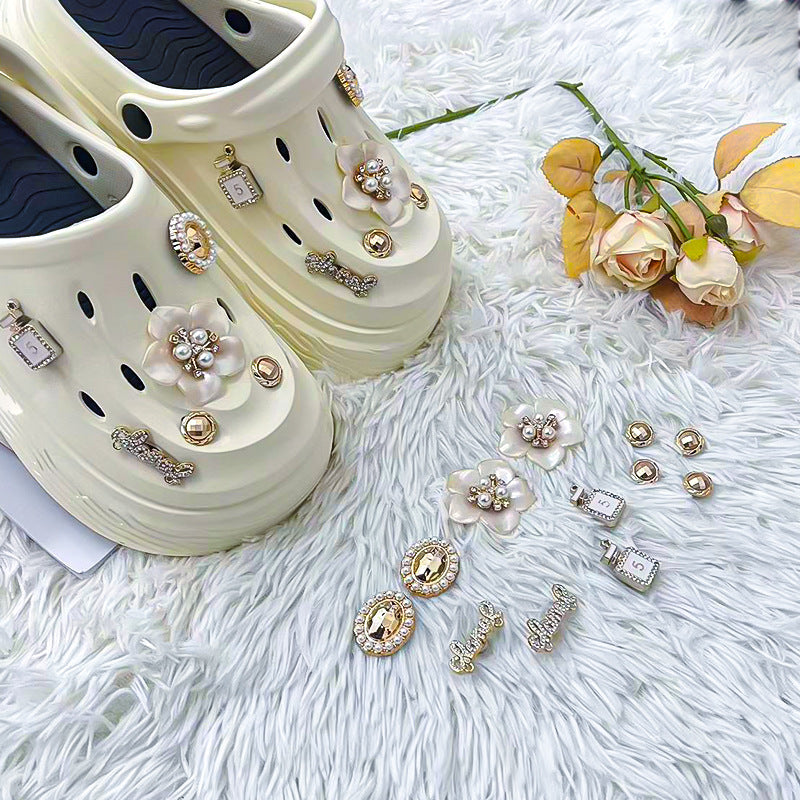 Shoe Charms, Different Cute Shoe Decoration Charms for Shoes Bracelet Wristband Party Favors Gifts Boys Girls Adults Teens.