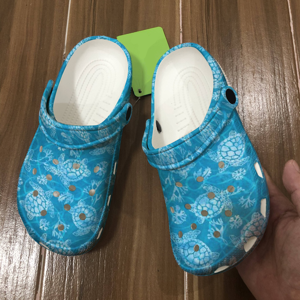 Cee™ Clogs Shellebration Steps